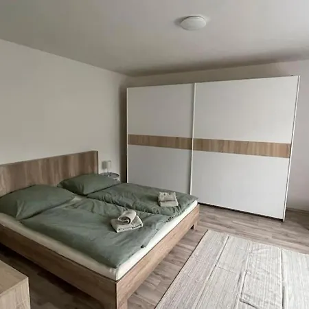 Dum Nad Jezerem - Ii. Most